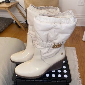 Leather cream Ugg heeled ski boots
